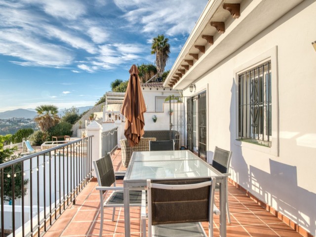 5 Bedrooms Villa in Sierrezuela