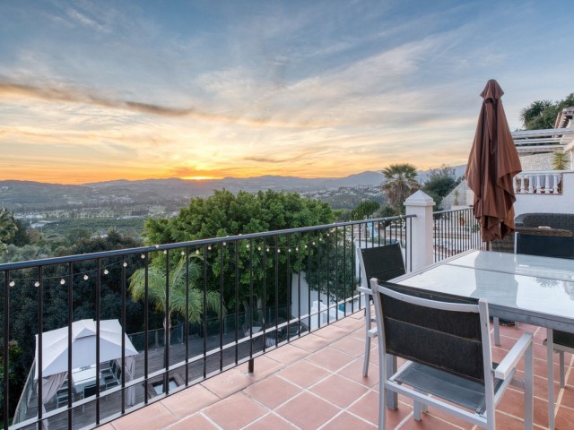 5 Bedrooms Villa in Sierrezuela