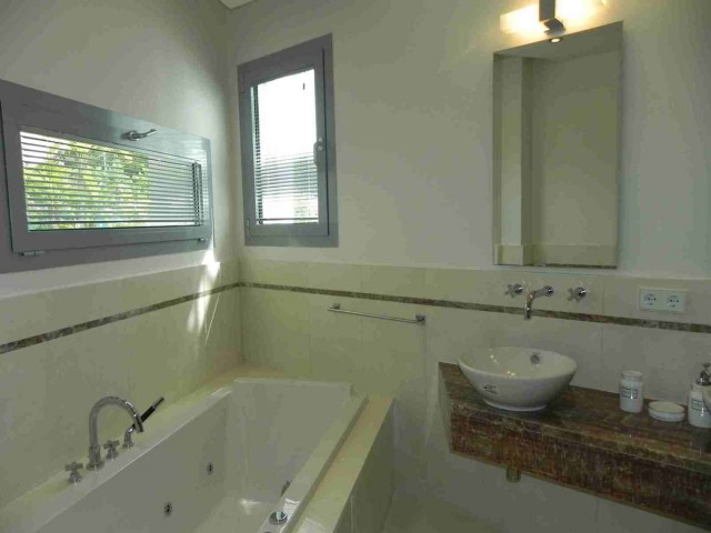 4 Bedrooms Villa in Sierra Blanca