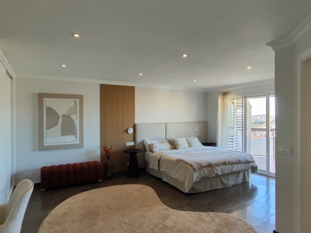 4 Bedrooms Apartment in Fuengirola