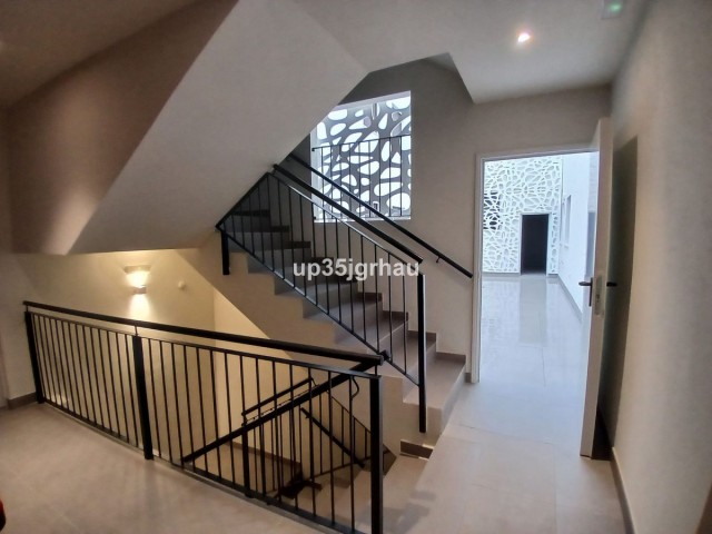 3 Bedrooms Apartment in Estepona