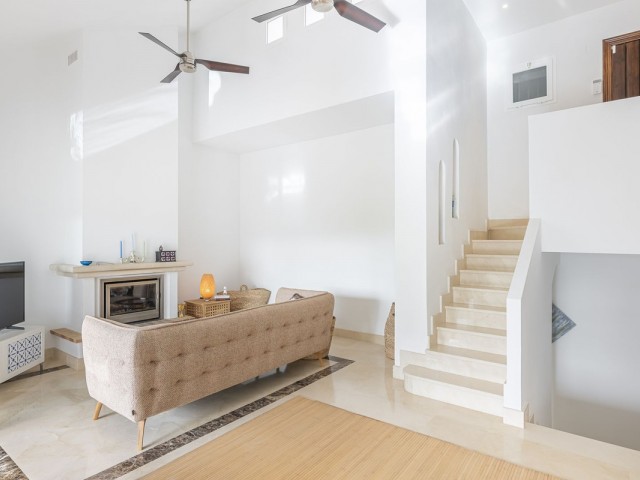 Maison mitoyenne, Istán, R5233384