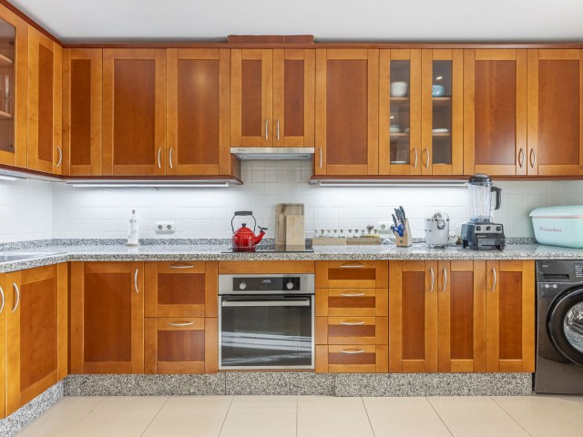 Maison mitoyenne avec 3 Chambres  à Istán