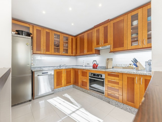 Maison mitoyenne avec 3 Chambres  à Istán