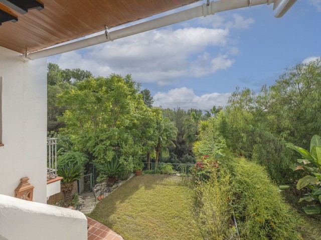 Maison mitoyenne avec 3 Chambres  à Istán