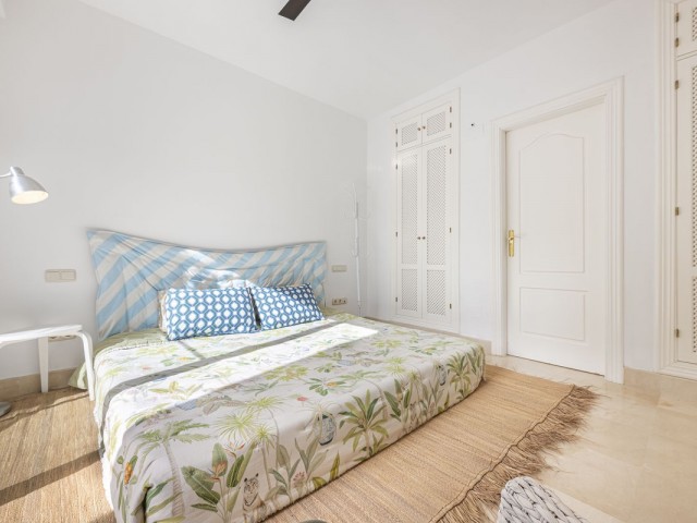 Maison mitoyenne avec 3 Chambres  à Istán