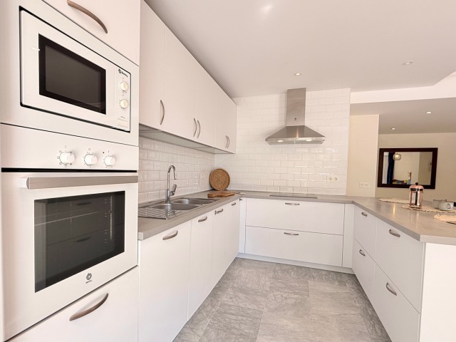 3 Bedrooms Apartment in Puerto Banús