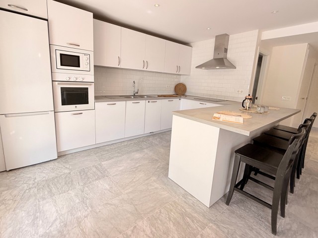 3 Bedrooms Apartment in Puerto Banús