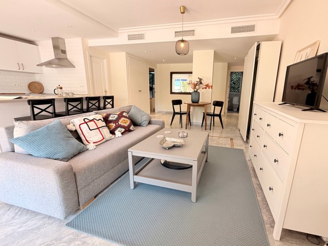 3 Bedrooms Apartment in Puerto Banús