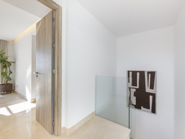 3 Bedrooms Apartment in Benahavís