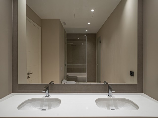 6 Makuuhuoneen Huvila The Golden Mile