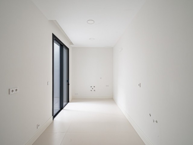 6 Makuuhuoneen Huvila The Golden Mile