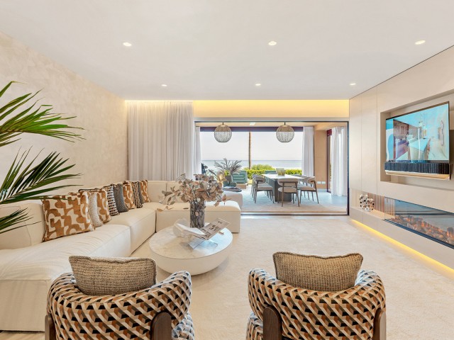 4 Bedrooms Apartment in Estepona