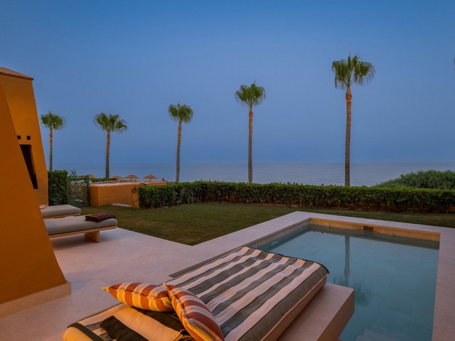 4 Bedrooms Apartment in Estepona