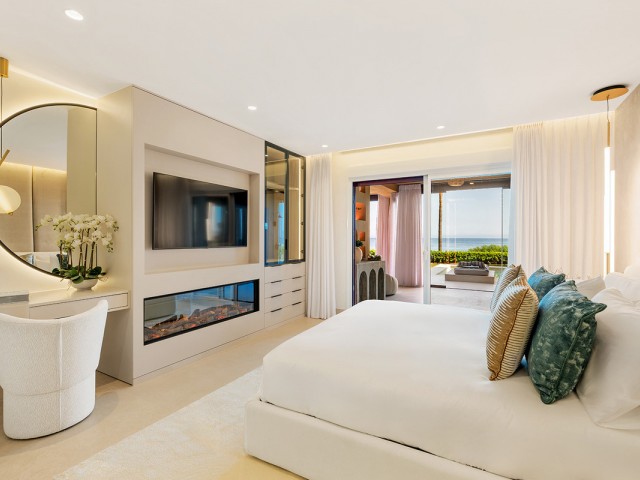 4 Bedrooms Apartment in Estepona