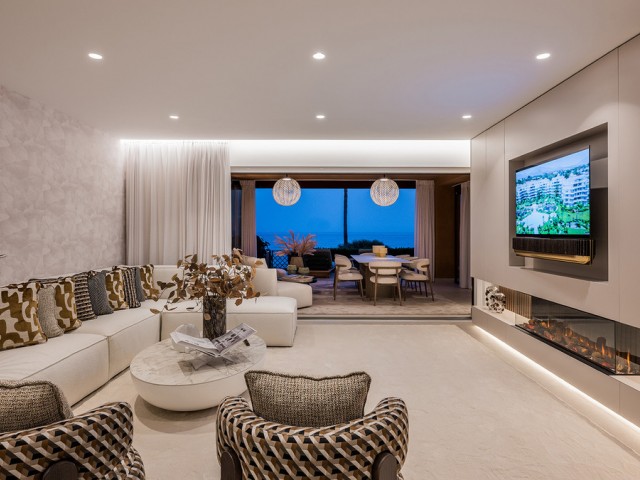 4 Bedrooms Apartment in Estepona