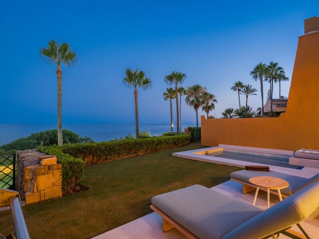 4 Bedrooms Apartment in Estepona