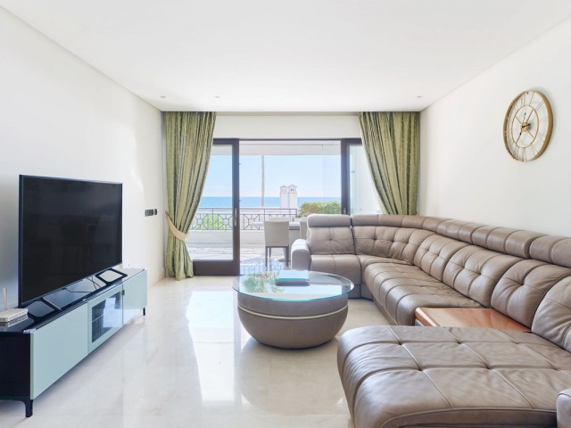 3 Bedrooms Apartment in Estepona