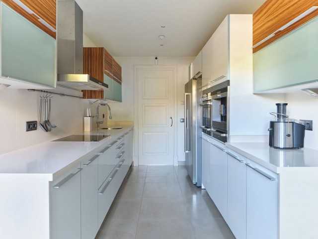 3 Bedrooms Apartment in Estepona