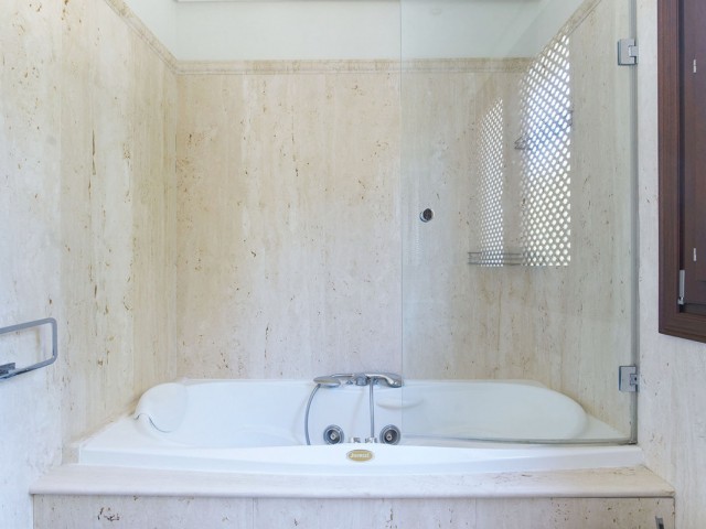 3 Bedrooms Apartment in Estepona