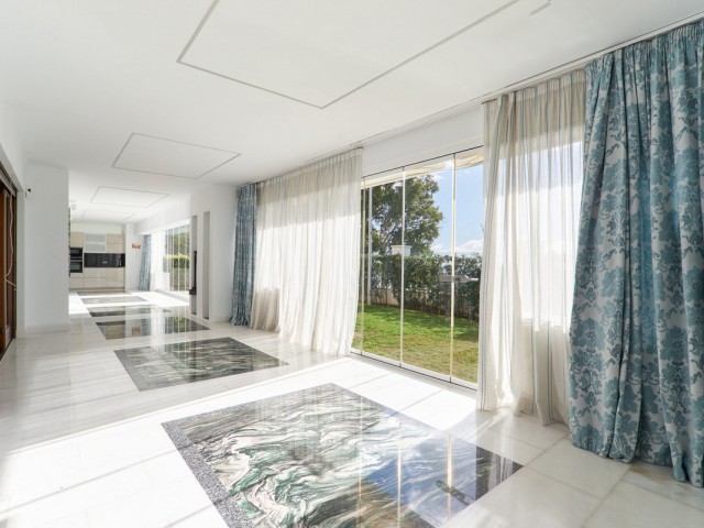 3 Bedrooms Apartment in Estepona