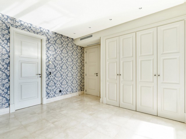 3 Bedrooms Apartment in Estepona