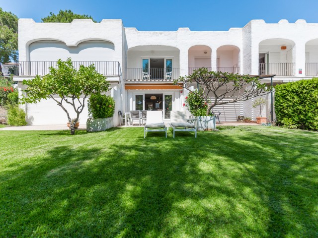 2 Bedrooms Townhouse in Nueva Andalucía