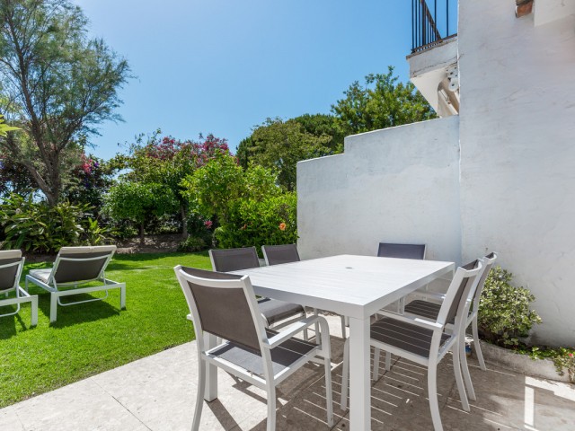 2 Bedrooms Townhouse in Nueva Andalucía