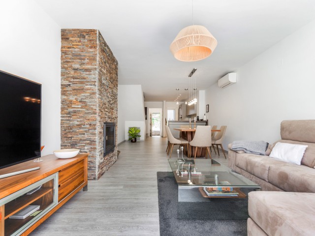 2 Bedrooms Townhouse in Nueva Andalucía