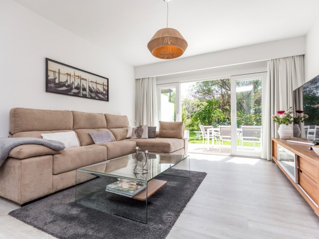 2 Bedrooms Townhouse in Nueva Andalucía