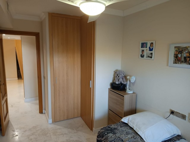 5 Bedrooms Apartment in Estepona