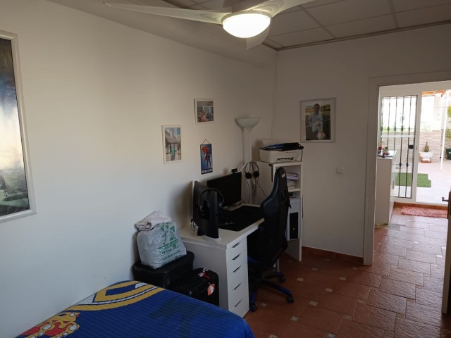 5 Bedrooms Apartment in Estepona