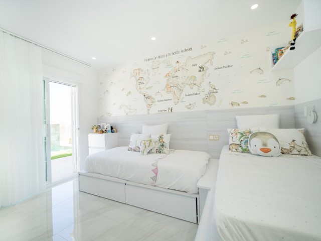 4 Bedrooms Villa in Ojén