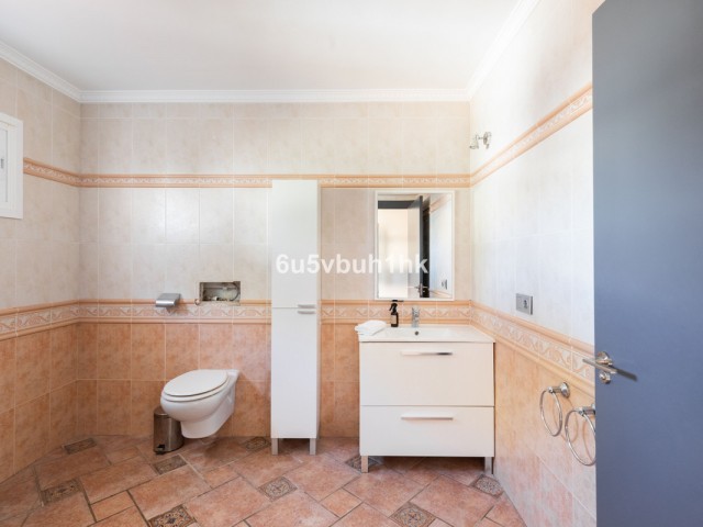 5 Bedrooms Villa in Torremolinos