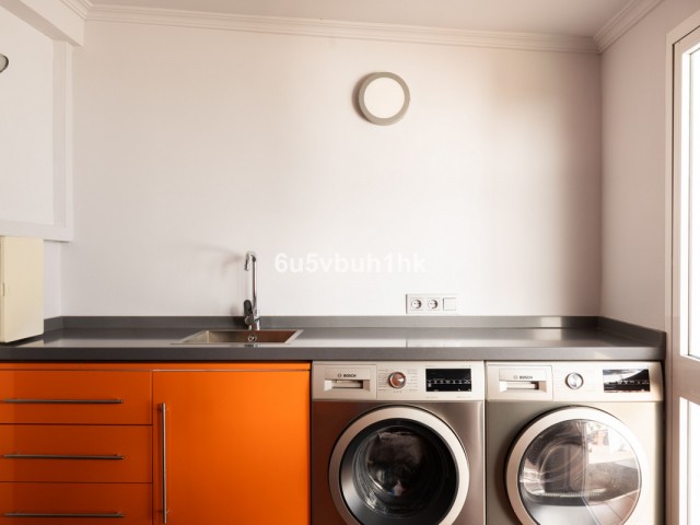 5 Bedrooms Villa in Torremolinos