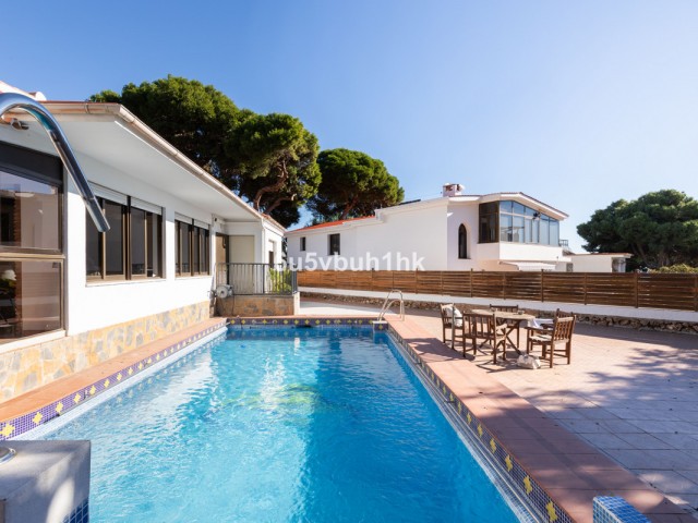 Huvila, Torremolinos