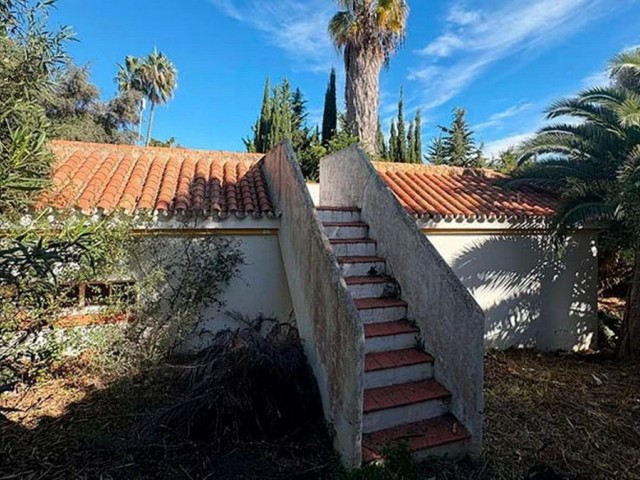 6 Bedrooms Villa in Manilva