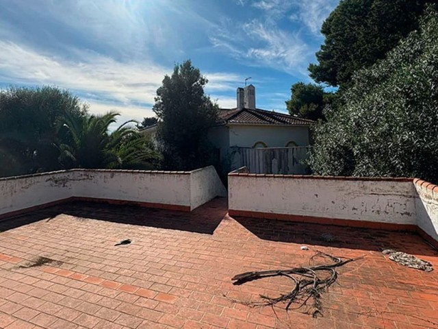 6 Bedrooms Villa in Manilva