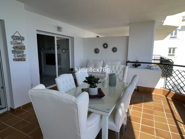 2 Bedrooms Apartment in Calahonda