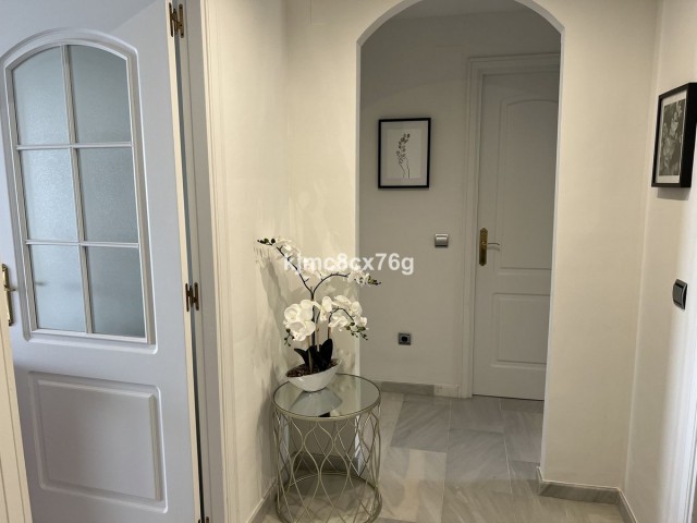 2 Bedrooms Apartment in Calahonda