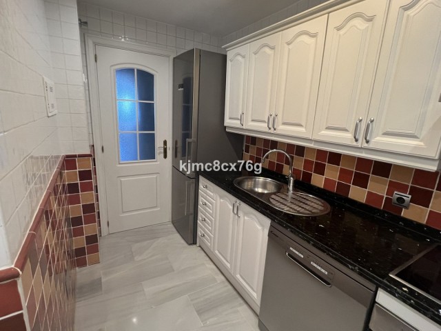 2 Bedrooms Apartment in Calahonda