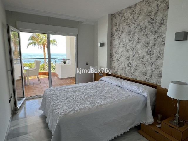 2 Bedrooms Apartment in Calahonda