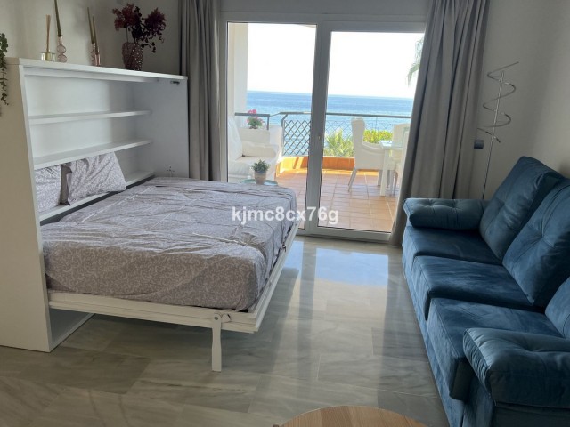 2 Bedrooms Apartment in Calahonda