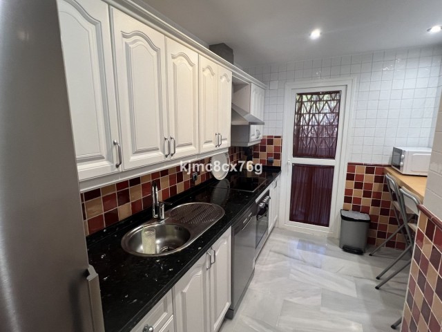 2 Bedrooms Apartment in Calahonda