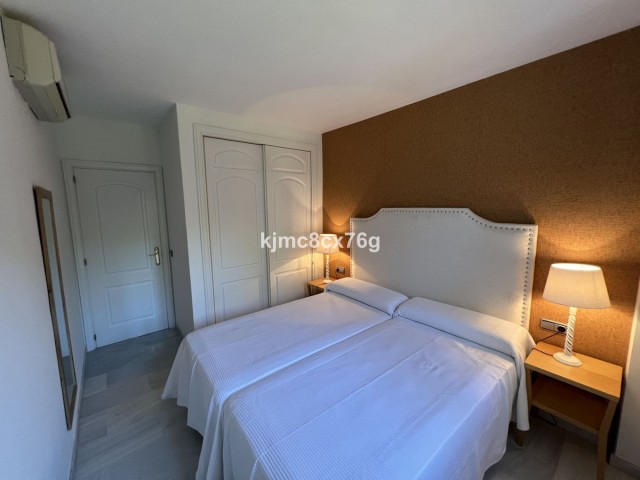 2 Bedrooms Apartment in Calahonda