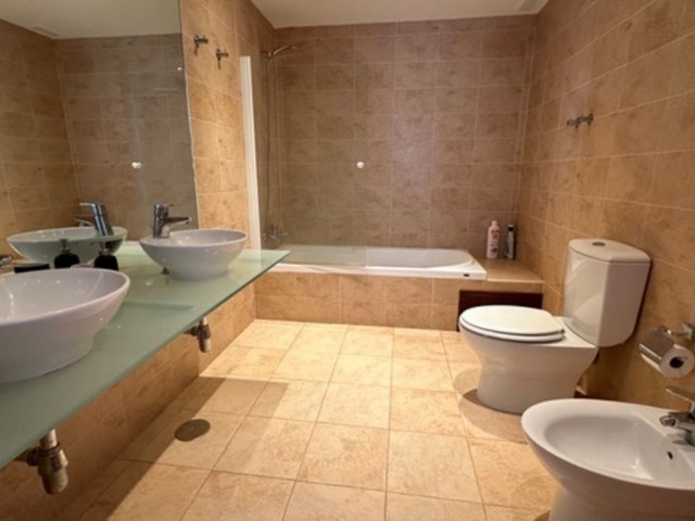 Apartamento con 3 Dormitorios  en Fuengirola