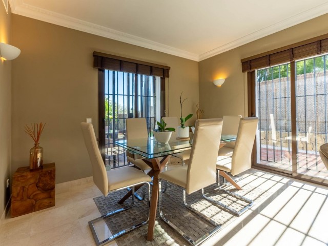 Villa avec 5 Chambres  à Mijas Golf