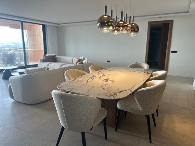 Appartement avec 3 Chambres  à Nueva Andalucía