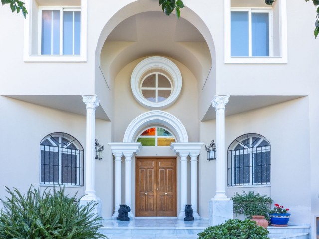 5 Bedrooms Villa in New Golden Mile