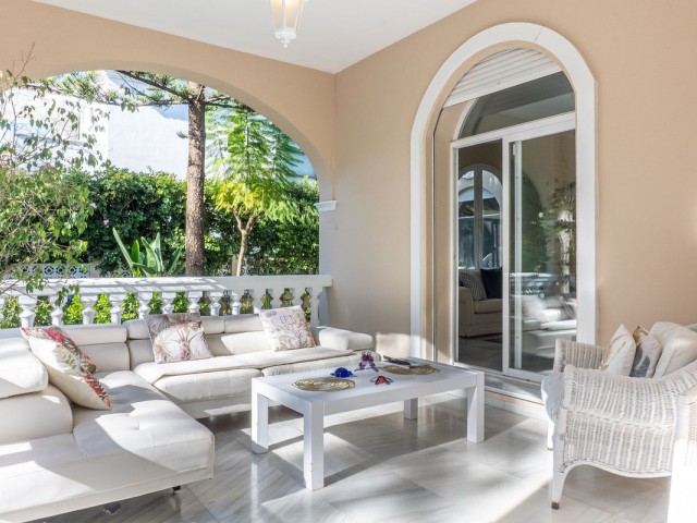 5 Bedrooms Villa in New Golden Mile